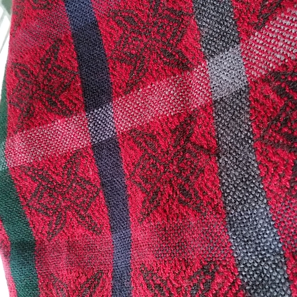 Large Scarf - Picture 2 of 2